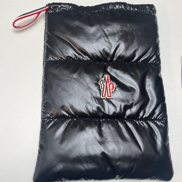 Moncler Glossy Black Bag for sunglasses - Picture 1 of 7